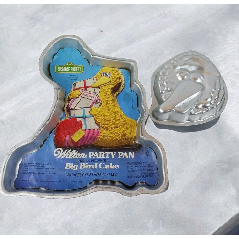 Vintage 1977 & 1978 Wilton Cake Pans Sesame Street Big Bird Muppet Set Of 2
